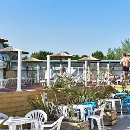 4 Etoiles - Piscine - Ccbg0ef Campsite 4*